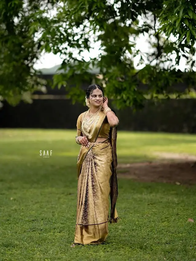 Neat pre-pleated sarees for brides in Palakkad – organized by Jinu